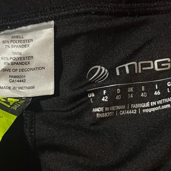 MPG Women’s Floral Running Shorts Size L – Built-In Liner, Zip Pocket - Picture 4 of 6